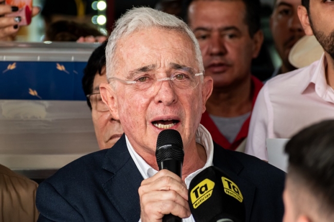 Colombia: Condenan a 12 años de prisión al expresidente Álvaro Uribe por corrupción