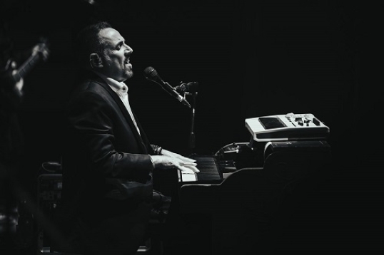 Homenaje a Alejandro Lerner en el Palacio Libertad