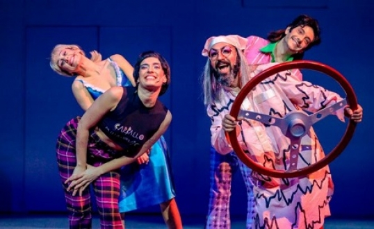 "Familia No Tipo y la nube maligna" se presenta en Ciudad Cultural Konex