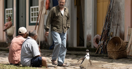 Estrenan «Mi amigo el pinguino», con Jean Reno, Nicolás Francella, Adriana Barraza