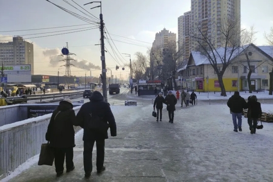 Rusia ataca la infraestructura energética de Ucrania y deja sin luz, agua y calefacción a una zona de Kiev