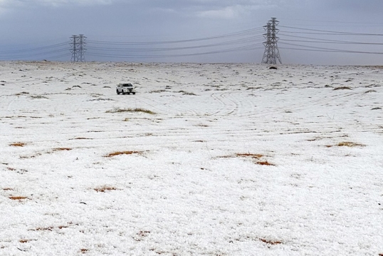 Por primera vez nevó en el desierto de Arabia Saudita