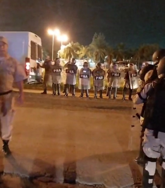 Huelga nacional aeitera: Un grupo «antipiquete» de la PNA reprimió a los trabajadores Aceiteros