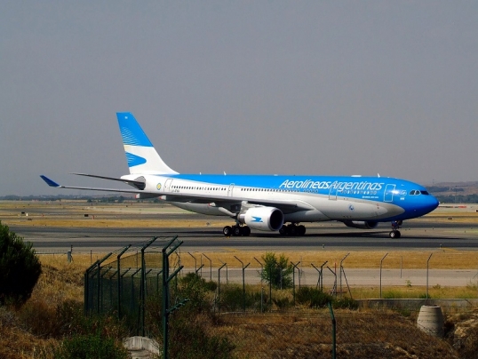 Por las asambleas Aerolíneas Argentinas reprograma vuelos internacionales y de cabotaje