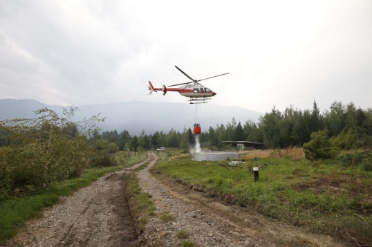 Brigadistas continúan con el operativo para contener el incendio en El Bolsón