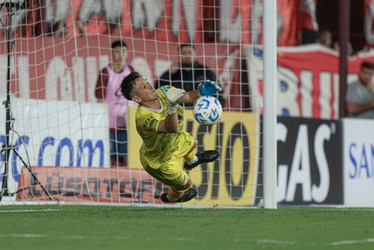Copa Argentina: Midland eliminó en los penales a Argentinos Juniors