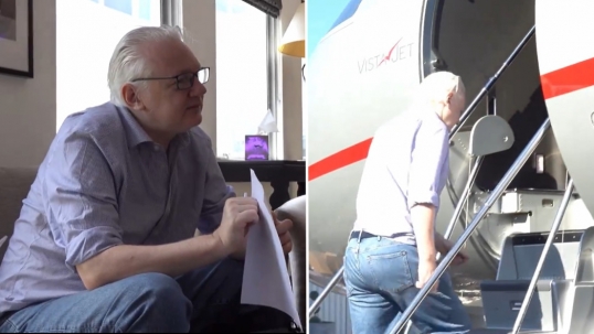 El periodista Julián Assange fue puesto el libertad