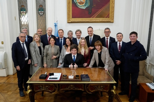 La interna libertaria crece a pasos agigantados