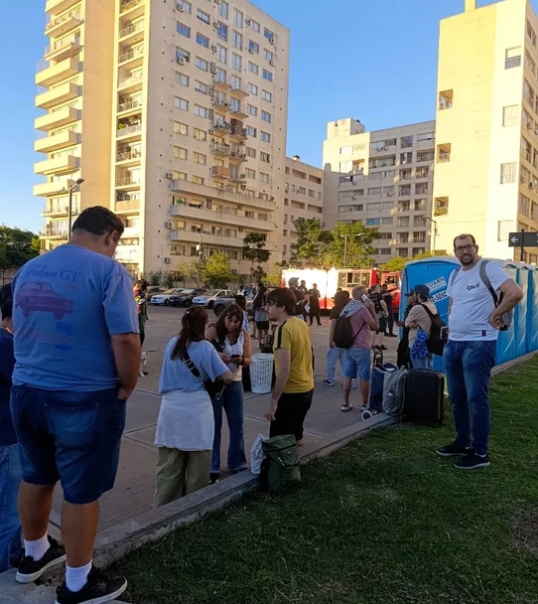 Nuevamente evacúan a los habitantes del complejo de viviendas de Parque Patricios