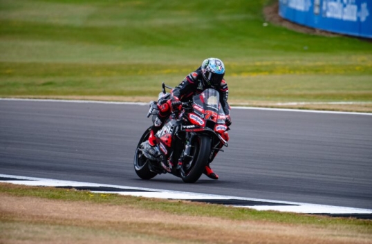 Moto GP: Marco Bezzecchi (Aprilia) se quedó con la victoria en el Gran Premio del Reino Unido