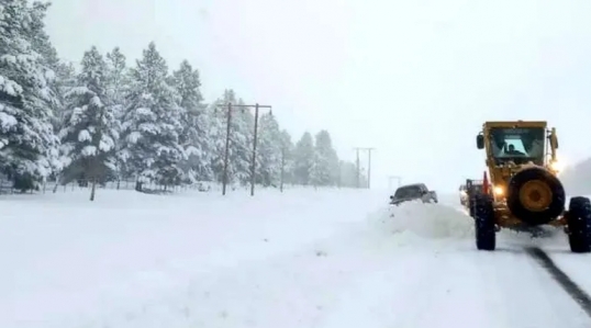 Neuquén: Fuertes nevadas en varias localidades de la provincia y se complica el tránsito en varias rutas