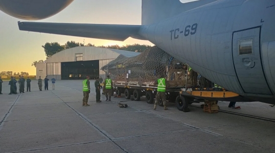 Arribó el fuselaje del primer avión F-16 comprado a Dinamarca