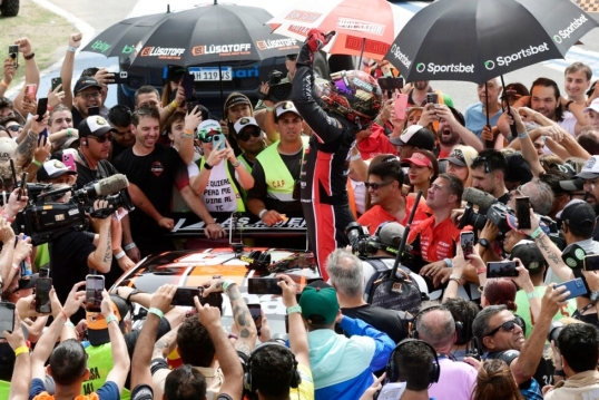 Turismo carretera: Agustín Canapino ganó la 1ª serie en La Plata y conquistó su 5º título