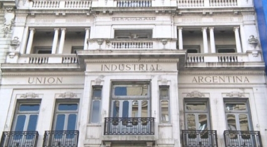 La UIA pidió al Gobierno la implementación de políticas económicas que impulsen la demanda interna