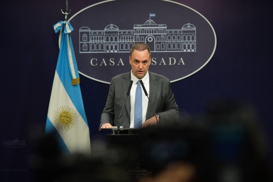 Manuel Adorni ultima detalles para la presentación de su declaración jurada