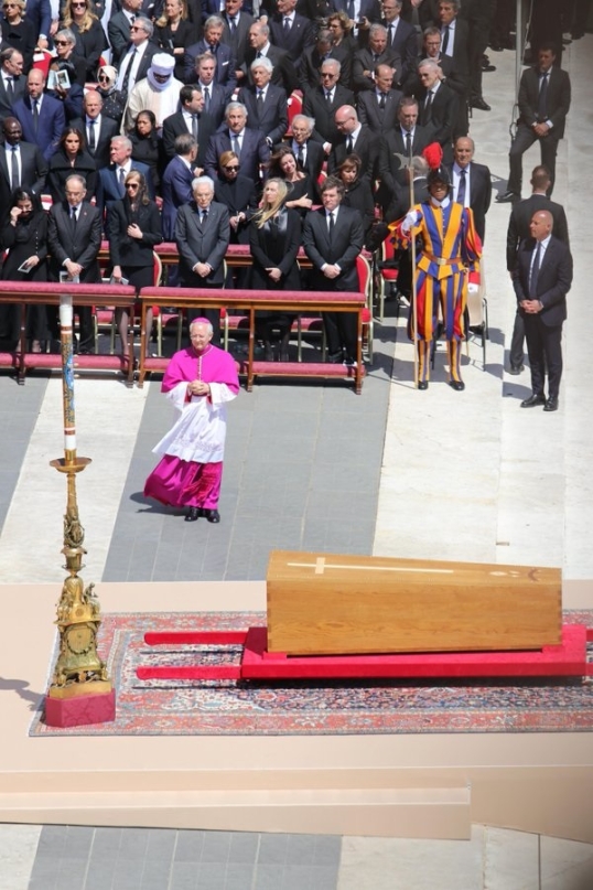 El Gobierno emitió un mensaje especial de despedida al papa Francisco