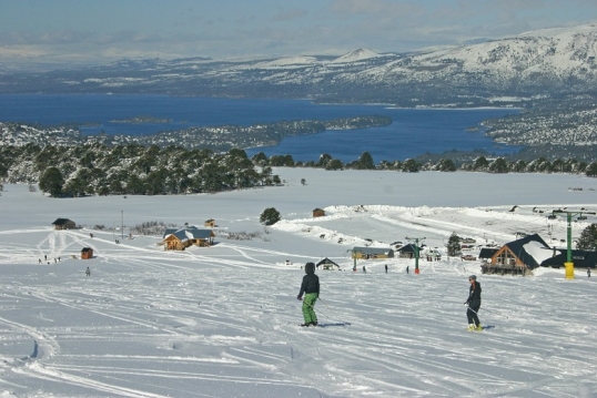 Neuquén: Una mujer murió tras un accidente mientras esquiaba en cerro Batea Mahuida
