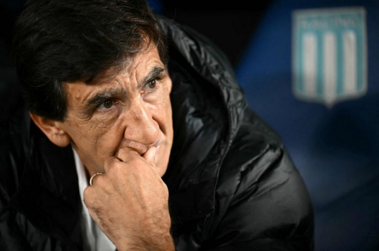 Racing despidió al entrenador Gustavo Costa