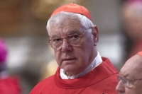 El Cardenal conservador 'enemigo' de Francisco pide que no elijan un «papa hereje»