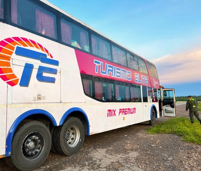 Detienen un micro que transportaba 3 menores de edad sin documentación en Salta