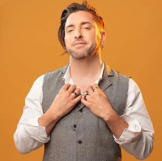 Pablo Cordonet presenta "Tengo data" en el Teatro Chacarerean