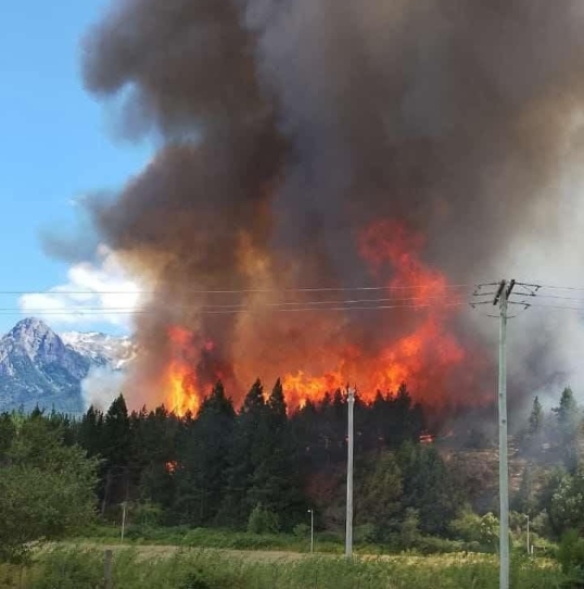 Chubut: El gran incendio en Epuyén ya consumió más de 2.300 hectáreas