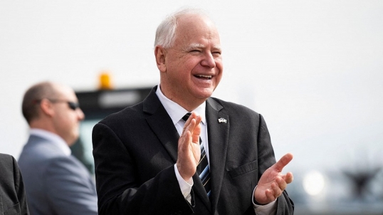 Kamala Harris eligió al gobernador de Minnesota, Tim Walz, como su compañero de fórmula presidencial