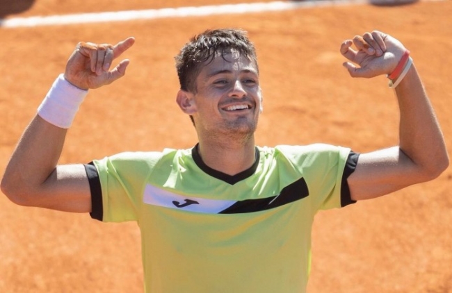 Roland Garros: Mariano Navone ganó y avanzó a tercera ronda