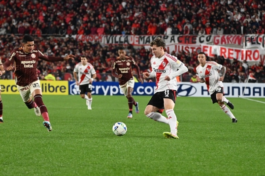 Copa libertadores grupo B: River empató 1-1 con Universitario de Perú