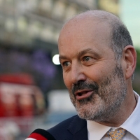 Fentanilo: Sturzenegger echó la culpa a la ANMAT y abrió una interna con el ministro de Salud, Mario Lugones