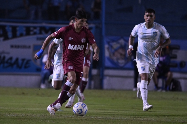 Torneo clausura de la Liga Profesional: Lanús juega ante Atlético Tucumán, en el inicio de la fecha 16