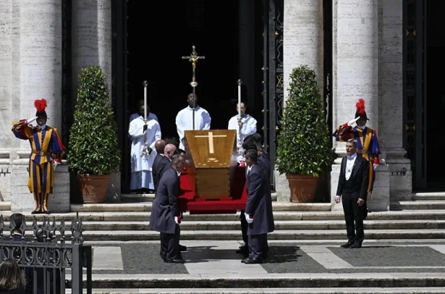 El papa Francisco descansa en Santa María la Mayor